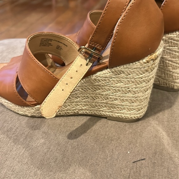 EUC TRU AND TIME LADIES WEDGE/PLATFORM OPENTOE HIGH HEEL SANDAL Tan Size 8 - Picture 5 of 8